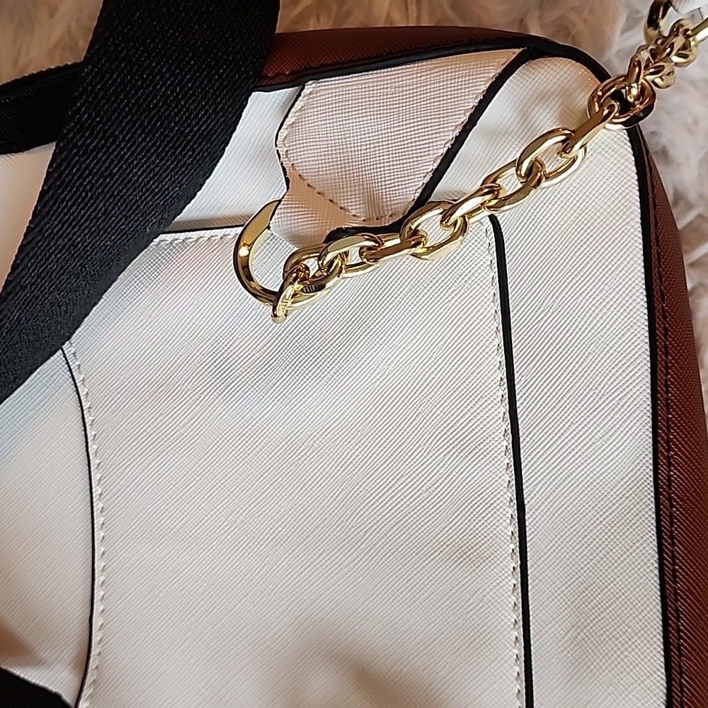 Marc Jacobs White Leather Mini Backpack with Gold Hardware - Picture 8 of 12